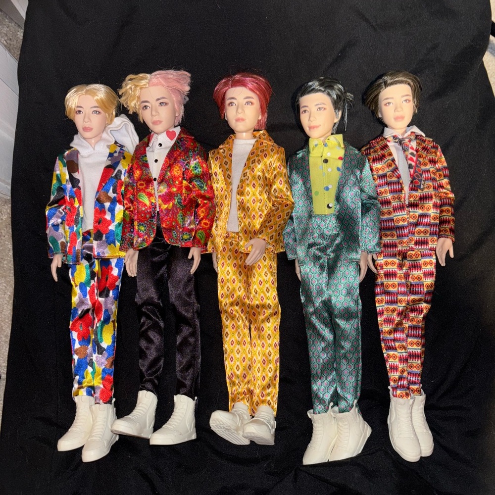 5 of the BTS boyband members